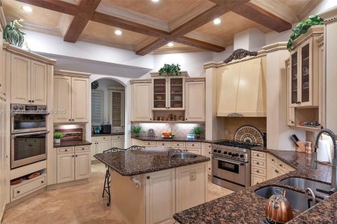House in Boca Raton, Florida 5 bedrooms, 566.61 sq.m. № 2076706 - photo 14