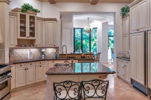 House in Boca Raton, Florida 5 bedrooms, 566.61 sq.m. № 2076706 - photo 13