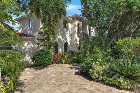 House in Boca Raton, Florida 5 bedrooms, 566.61 sq.m. № 2076706 - photo 2