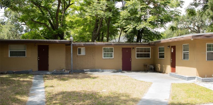 Propiedad comercial en Orlando, Florida 28 dormitorios, 301.75 m2 № 2137108