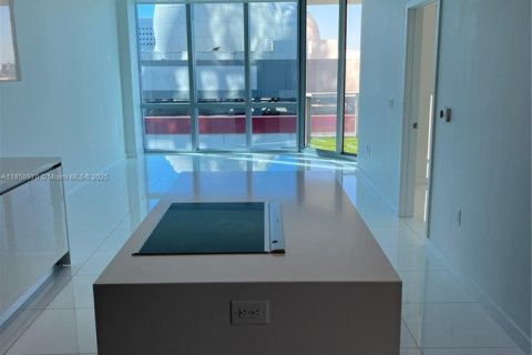Condo in Miami, Florida, 2 bedrooms  № 1888950 - photo 2