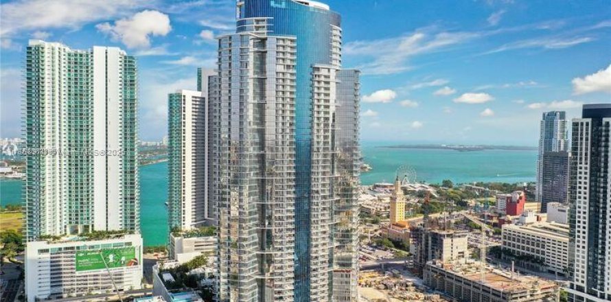Condo in Miami, Florida, 2 bedrooms  № 1888950