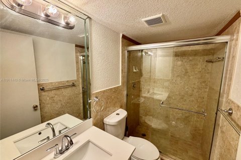 Condo in Cutler Bay, Florida, 2 bedrooms  № 1967515 - photo 10