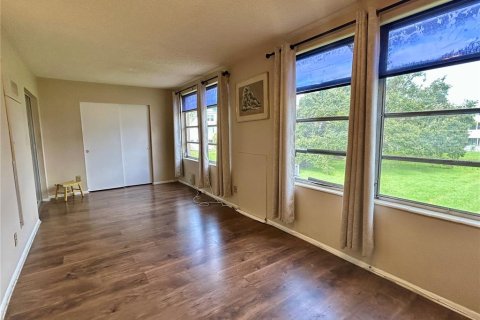 Condo in Clearwater, Florida, 2 bedrooms  № 1913212 - photo 15
