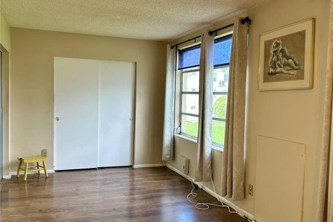 Condo in Clearwater, Florida, 2 bedrooms  № 1913212 - photo 11