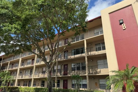 Condo in Pembroke Pines, Florida, 1 bedroom  № 2084075 - photo 2