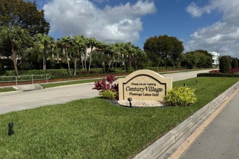 Condo in Pembroke Pines, Florida, 1 bedroom  № 2084075