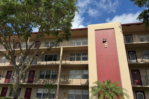 Condo in Pembroke Pines, Florida, 1 bedroom  № 2084075 - photo 4