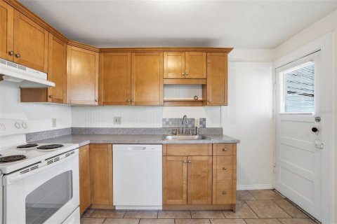 Villa ou maison à louer à Clearwater, Floride: 3 chambres, 95.32 m2 № 2106697 - photo 5