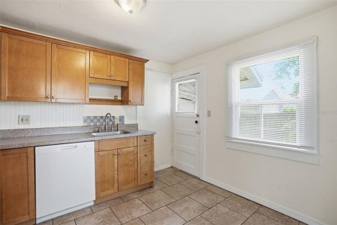 Villa ou maison à louer à Clearwater, Floride: 3 chambres, 95.32 m2 № 2106697 - photo 4