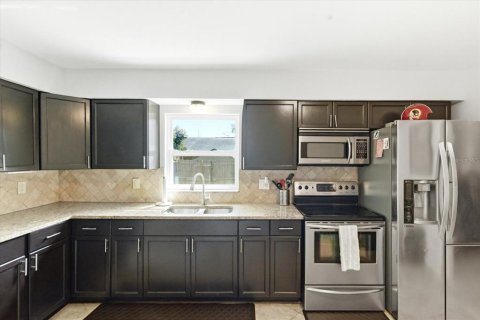 Villa ou maison à vendre à Tampa, Floride: 3 chambres, 117.8 m2 № 2093970 - photo 5