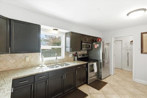 Villa ou maison à vendre à Tampa, Floride: 3 chambres, 117.8 m2 № 2093970 - photo 6