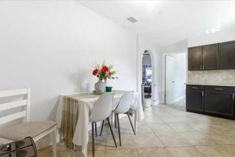 Villa ou maison à vendre à Tampa, Floride: 3 chambres, 117.8 m2 № 2093970 - photo 7