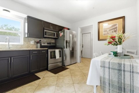 Villa ou maison à vendre à Tampa, Floride: 3 chambres, 117.8 m2 № 2093970 - photo 8