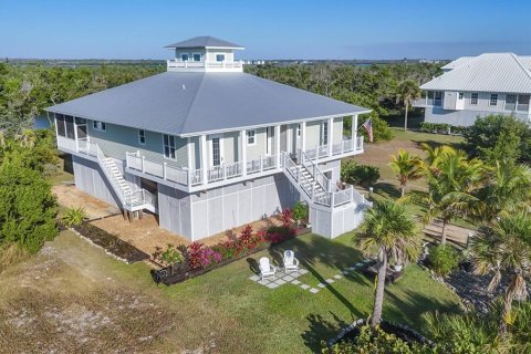 House in Placida, Florida 3 bedrooms, 191.75 sq.m. № 2099743 - photo 3