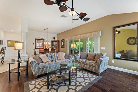 House in The Villages, Florida 3 bedrooms, 179.02 sq.m. № 1762285 - photo 12