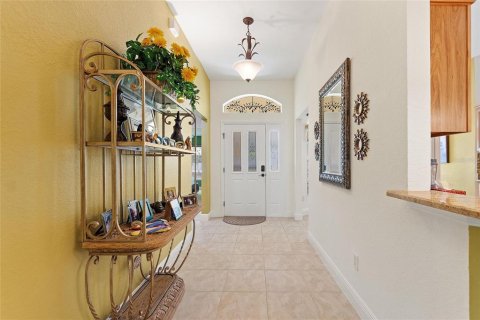 House in The Villages, Florida 3 bedrooms, 179.02 sq.m. № 1762285 - photo 3