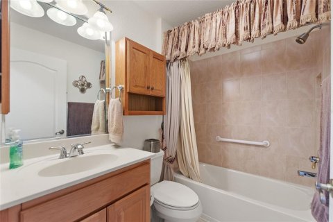 House in The Villages, Florida 3 bedrooms, 179.02 sq.m. № 1762285 - photo 27