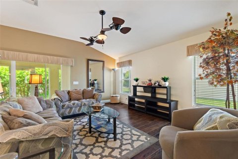 House in The Villages, Florida 3 bedrooms, 179.02 sq.m. № 1762285 - photo 13