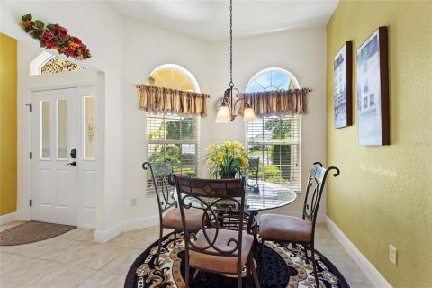House in The Villages, Florida 3 bedrooms, 179.02 sq.m. № 1762285 - photo 5
