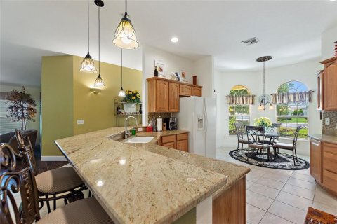 House in The Villages, Florida 3 bedrooms, 179.02 sq.m. № 1762285 - photo 8