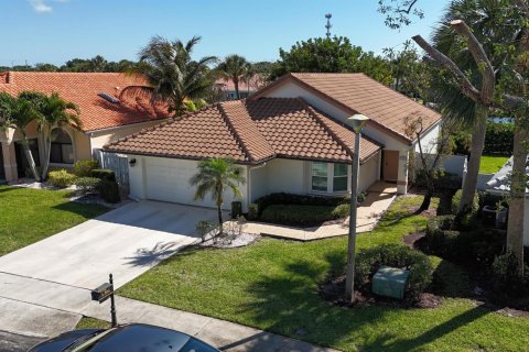 House in Boynton Beach, Florida 3 bedrooms, 164.62 sq.m. № 2337160