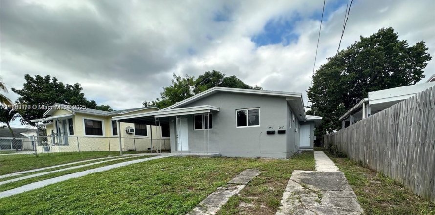 Propiedad comercial en Miami, Florida № 1979422