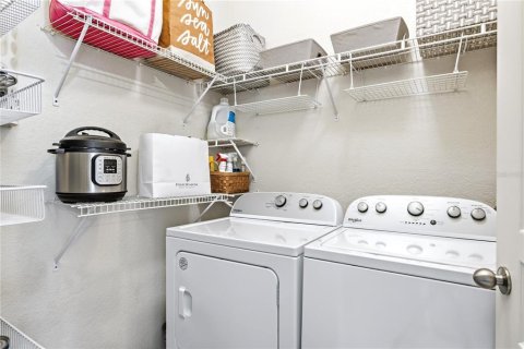 Condo in Tampa, Florida, 1 bedroom  № 2230653 - photo 13