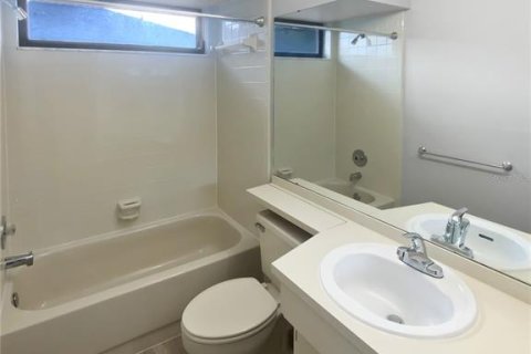 House in New Port Richey, Florida 3 bedrooms, 167.04 sq.m. № 1545178 - photo 19