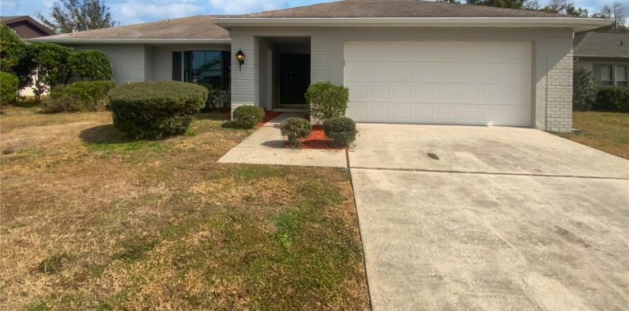 House in New Port Richey, Florida 3 bedrooms, 167.04 sq.m. № 1545178