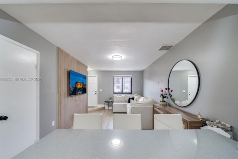 Condominio en venta en Miami, Florida, 2 dormitorios, 76.92 m2 № 2044948 - foto 8