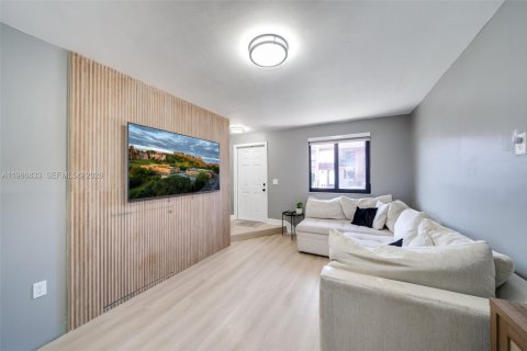 Condominio en venta en Miami, Florida, 2 dormitorios, 76.92 m2 № 2044948 - foto 6
