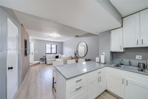 Condominio en venta en Miami, Florida, 2 dormitorios, 76.92 m2 № 2044948 - foto 11