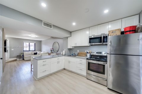 Condominio en venta en Miami, Florida, 2 dormitorios, 76.92 m2 № 2044948 - foto 9