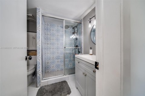 Condominio en venta en Miami, Florida, 2 dormitorios, 76.92 m2 № 2044948 - foto 22