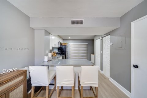 Condominio en venta en Miami, Florida, 2 dormitorios, 76.92 m2 № 2044948 - foto 7