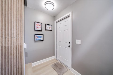 Condominio en venta en Miami, Florida, 2 dormitorios, 76.92 m2 № 2044948 - foto 4