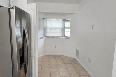Copropriété à louer à West Palm Beach, Floride: 2 chambres, 82.5 m2 № 2249173 - photo 12