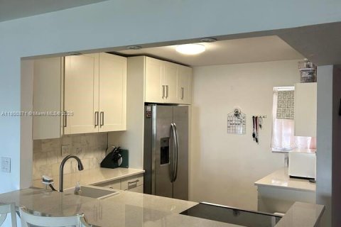 Condominio en venta en Miami, Florida, 1 dormitorio, 88.63 m2 № 1888382 - foto 2