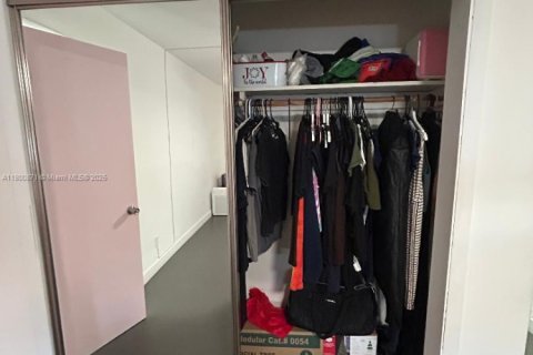Condominio en venta en Miami, Florida, 1 dormitorio, 88.63 m2 № 1888382 - foto 17