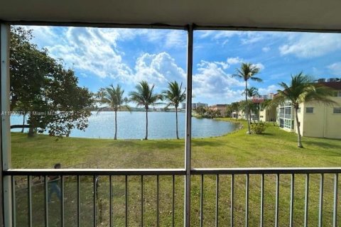 Condominio en venta en Miami, Florida, 1 dormitorio, 88.63 m2 № 1888382 - foto 24
