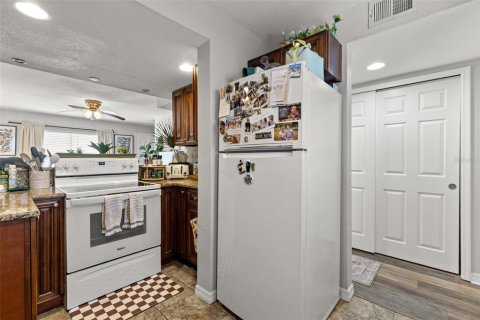 Adosado en alquiler en Tampa, Florida, 2 dormitorios, 92.34 m2 № 1902825 - foto 23