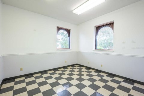 Propiedad comercial en alquiler en Zephyrhills, Florida, 230.68 m2 № 1109512 - foto 24