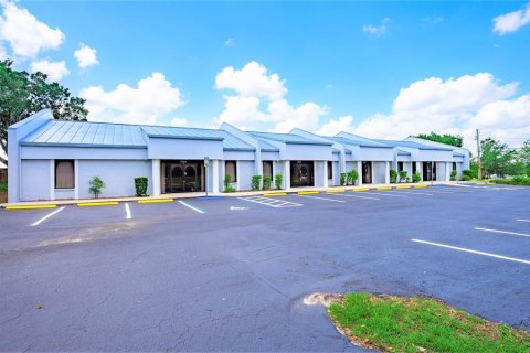 Propiedad comercial en alquiler en Zephyrhills, Florida, 230.68 m2 № 1109512 - foto 12