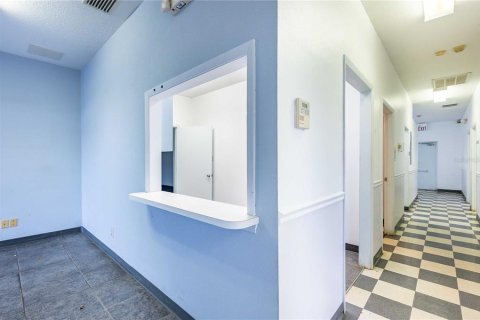 Propiedad comercial en alquiler en Zephyrhills, Florida, 230.68 m2 № 1109512 - foto 20