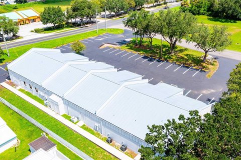 Propiedad comercial en alquiler en Zephyrhills, Florida, 230.68 m2 № 1109512 - foto 6