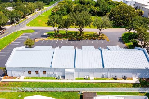 Propiedad comercial en alquiler en Zephyrhills, Florida, 230.68 m2 № 1109512 - foto 7