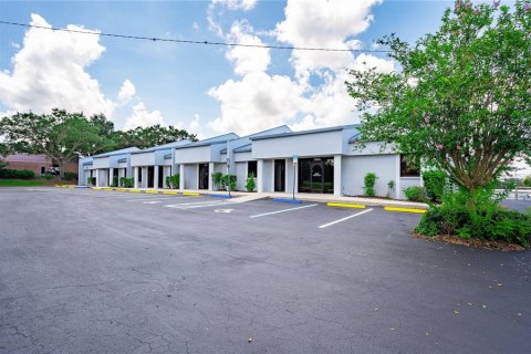 Propiedad comercial en alquiler en Zephyrhills, Florida, 230.68 m2 № 1109512 - foto 10