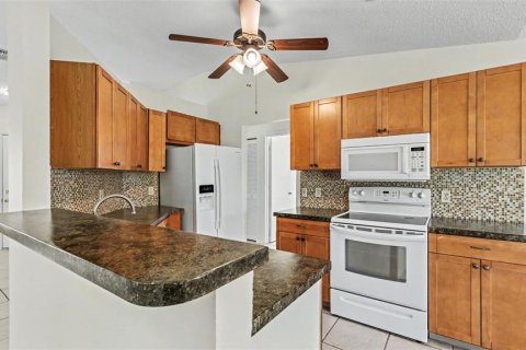 Villa ou maison à vendre à Lakeland, Floride: 2 chambres, 94.85 m2 № 2389355 - photo 19