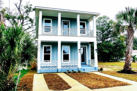 Casa en venta en Pensacola, Florida, 3 dormitorios, 192.31 m2 № 562660 - foto 1